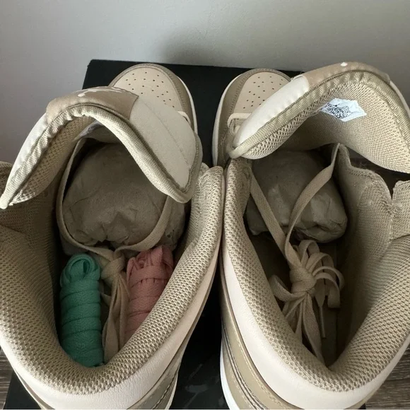 Air Jordan 1 Mid Men’s 11.5 NEW Sneaker Sneakers Shoes - Picture 6 of 10